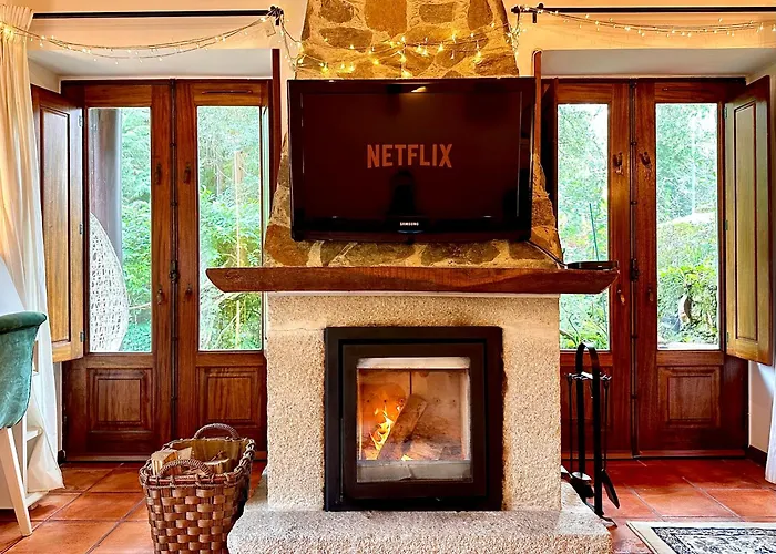 Esquina 204 - Connected With Nature- Uchill *